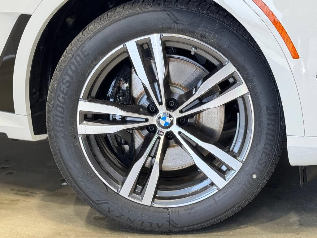 Used 2026 BMW X7 xDrive40i w/ M Sport Package AWD/4WD image 7
