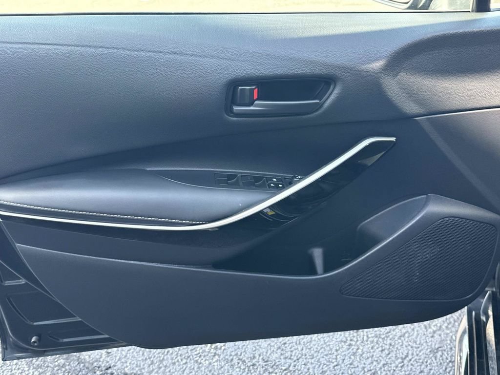 Used 2022 Toyota Corolla LE w/ Premium Interior Package FWD image 25