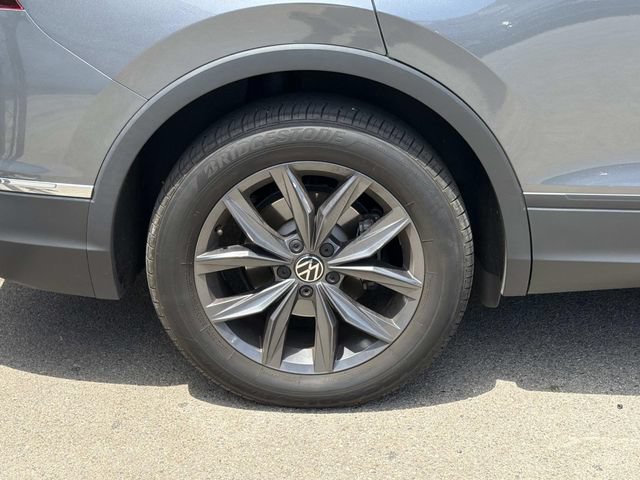 Used 2023 Volkswagen Tiguan SE FWD image 5