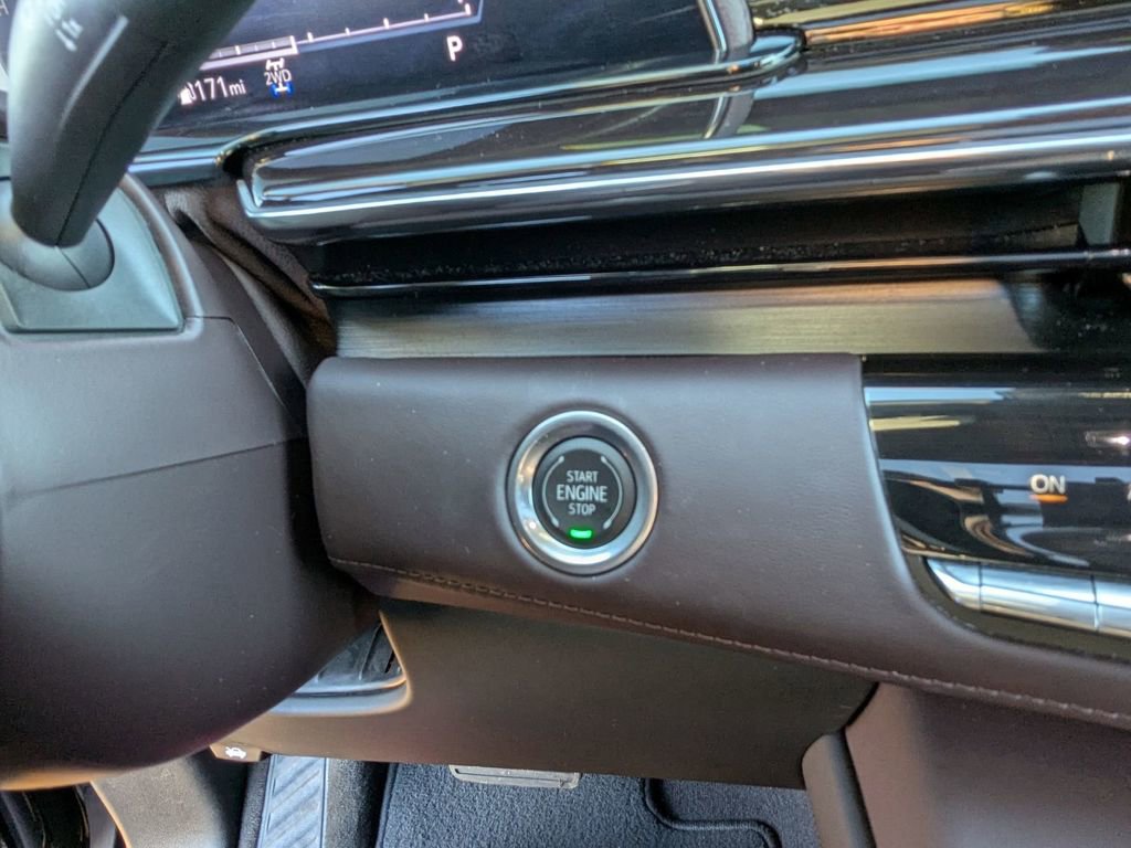 Certified 2024 Cadillac Escalade Premium Luxury Platinum image 23