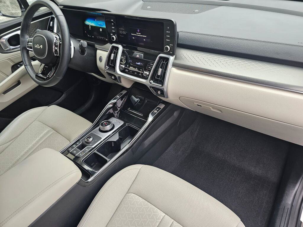 Used 2023 Kia Sorento SX Prestige AWD/4WD image 15