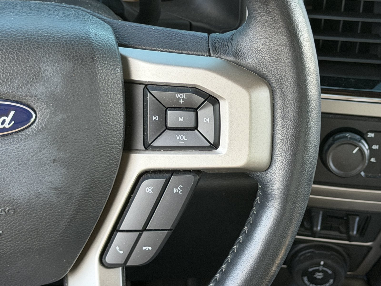 Used 2022 Ford F350 Lariat w/ Lariat Ultimate Package AWD/4WD image 18
