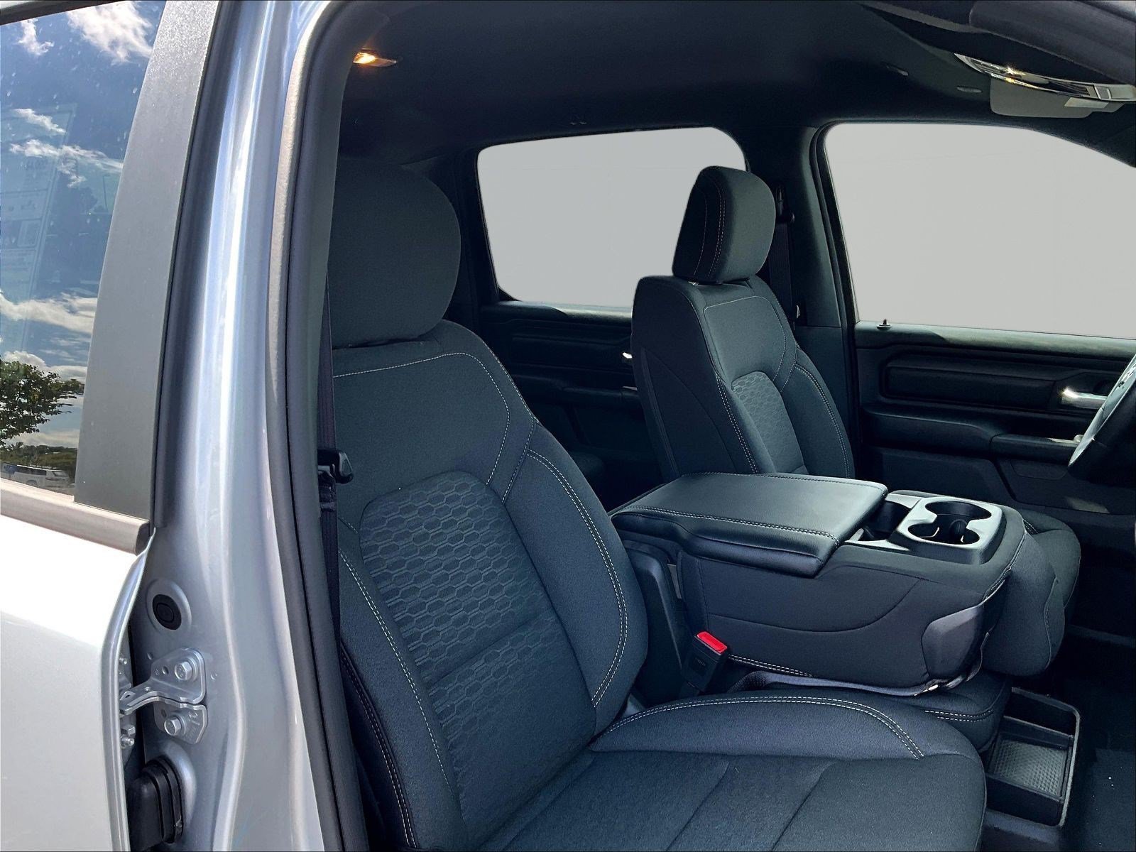 New 2026 RAM 1500 Express AWD/4WD image 19