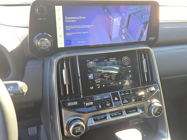 New 2025 Lexus LX 600 4WD w/ Luxury Package image 12