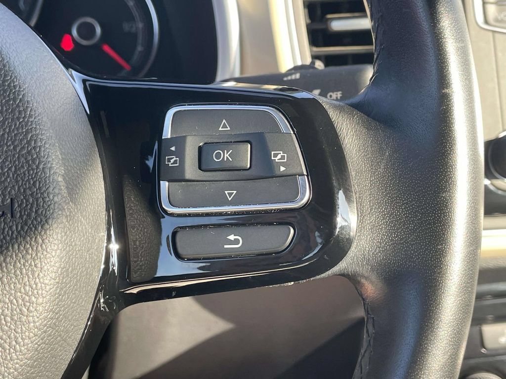 Used 2019 Volkswagen Beetle 2.0T Final Edition SEL FWD image 24