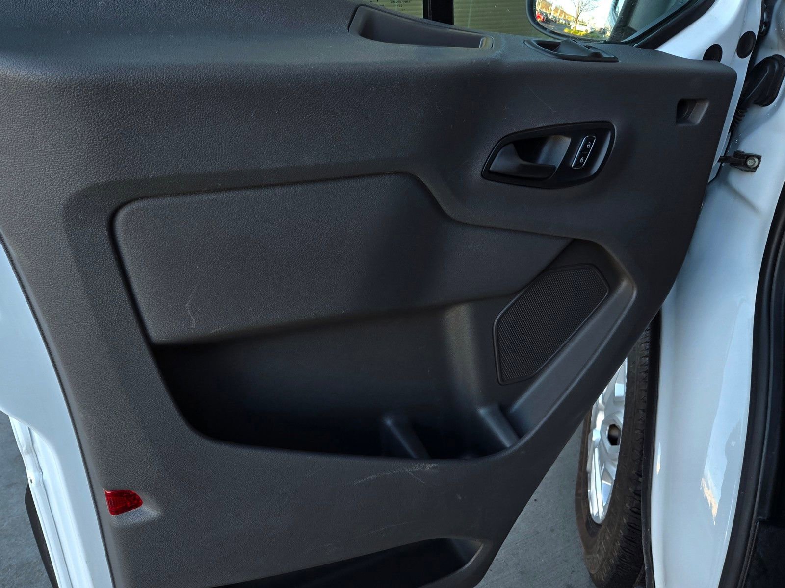 Used 2023 Ford Transit 350 XLT image 9