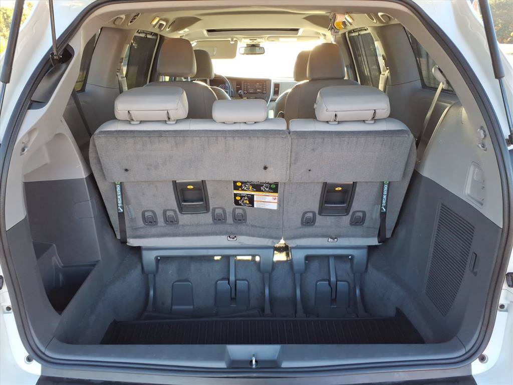 Used 2018 Toyota Sienna XLE AWD/4WD image 10
