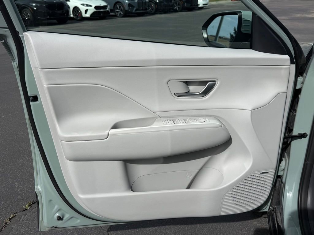 Used 2024 Hyundai Kona Limited AWD/4WD image 9