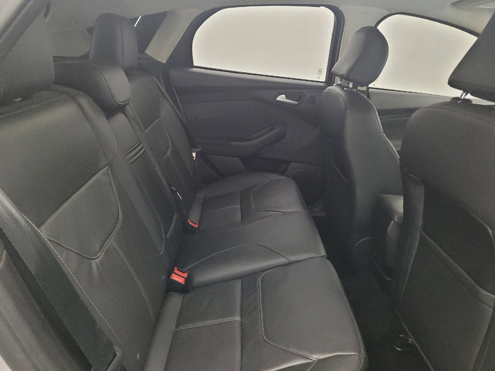 Used 2016 Ford Focus Titanium w/ Titanium Technology Package FWD image 19