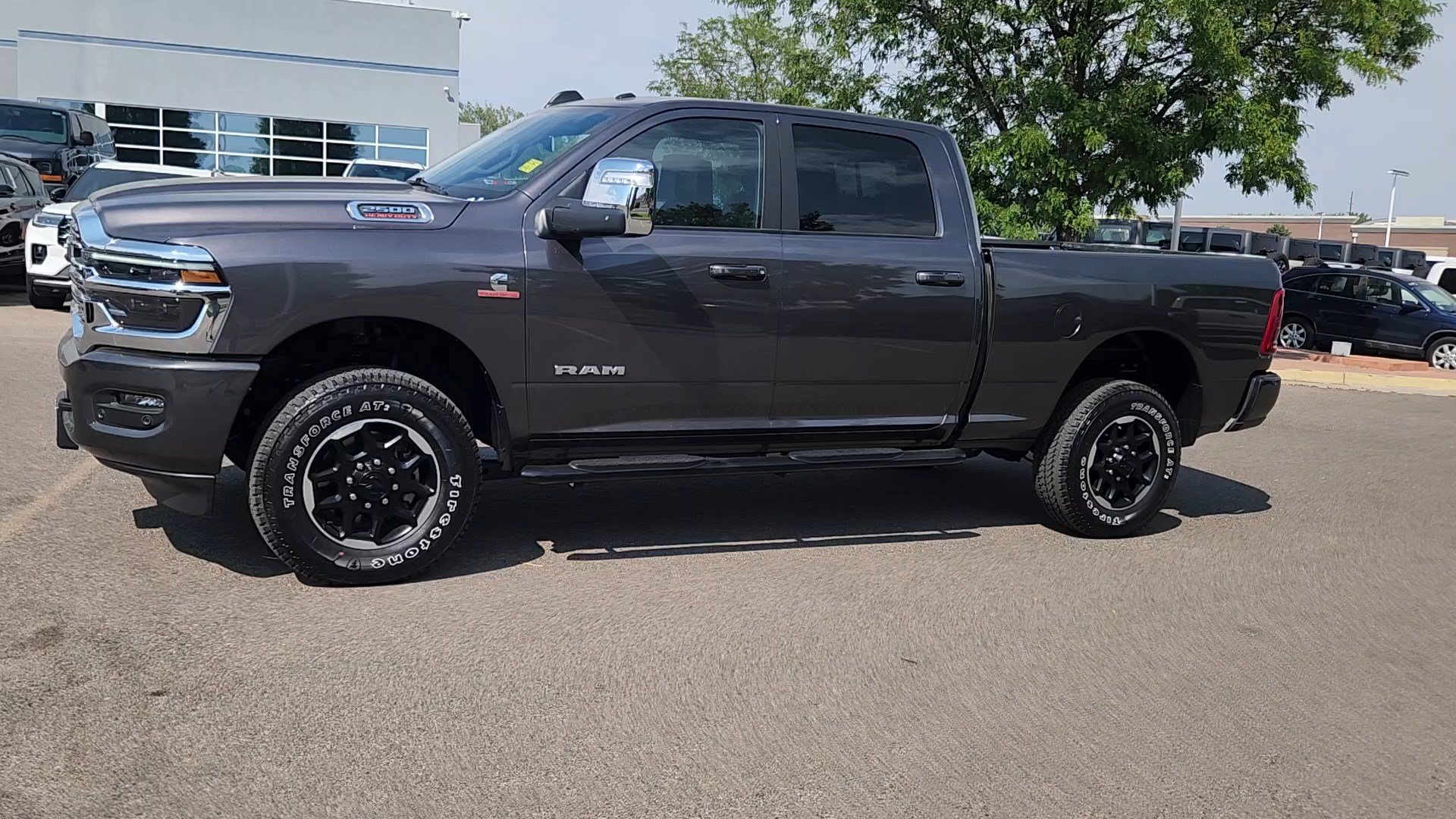 Used 2025 RAM 2500 Laramie AWD/4WD image 4
