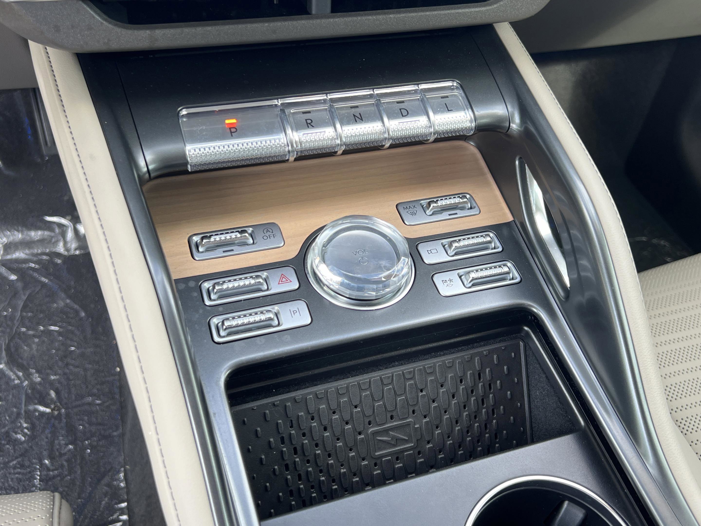 New 2025 Lincoln Nautilus Reserve image 29