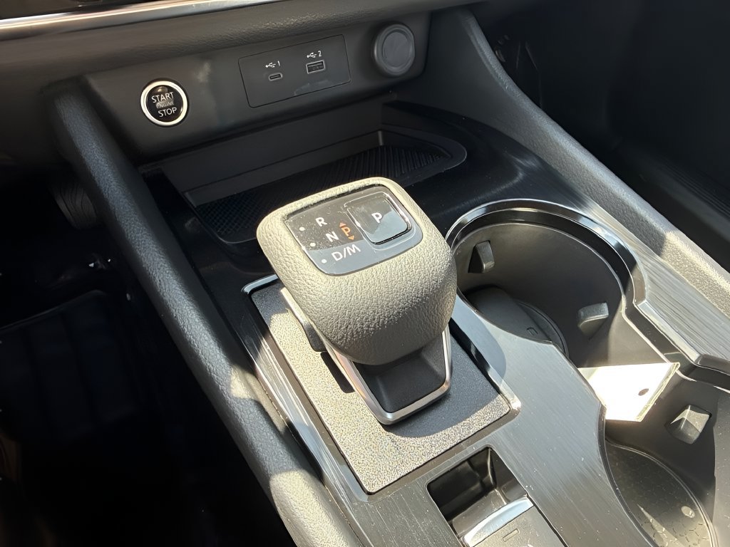 Used 2023 Nissan Rogue SV FWD image 17