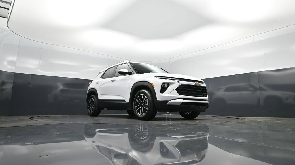 New 2026 Chevrolet TrailBlazer LT w/ LT Cold Weather Package FWD image 44