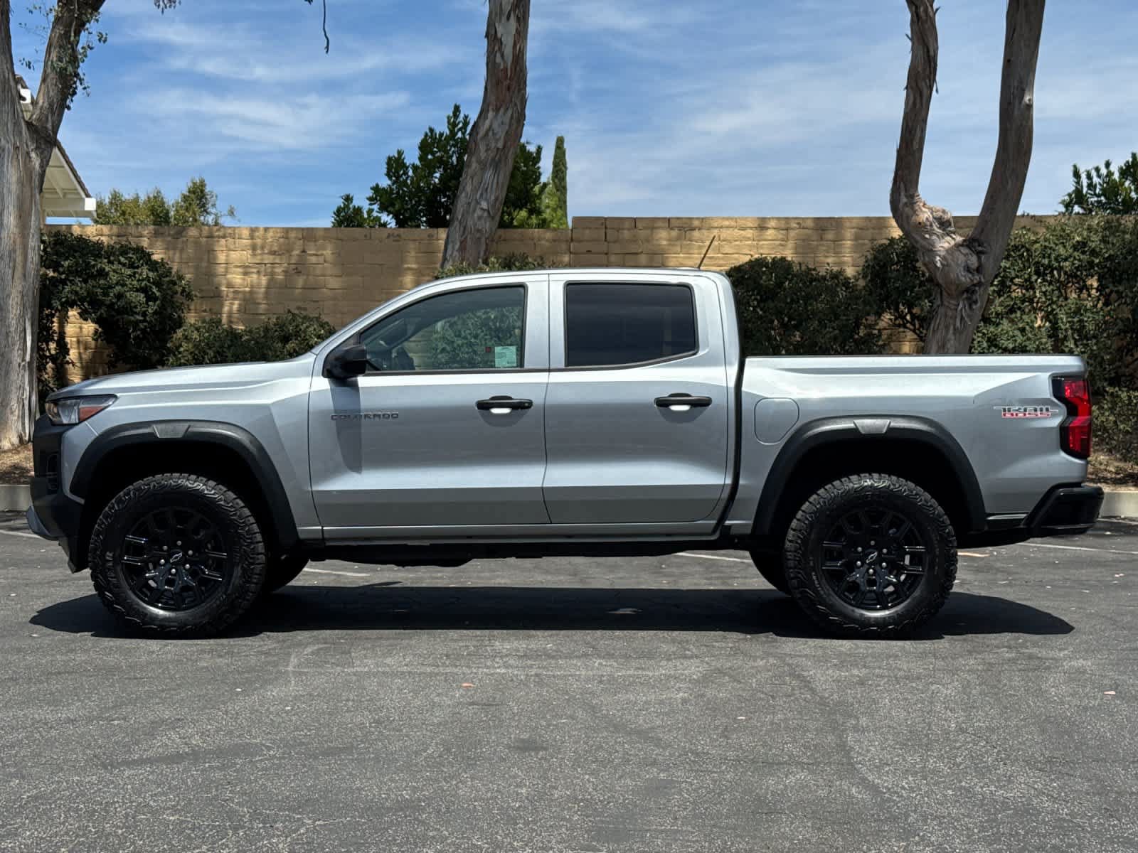 Used 2025 Chevrolet Colorado Trail Boss AWD/4WD image 5