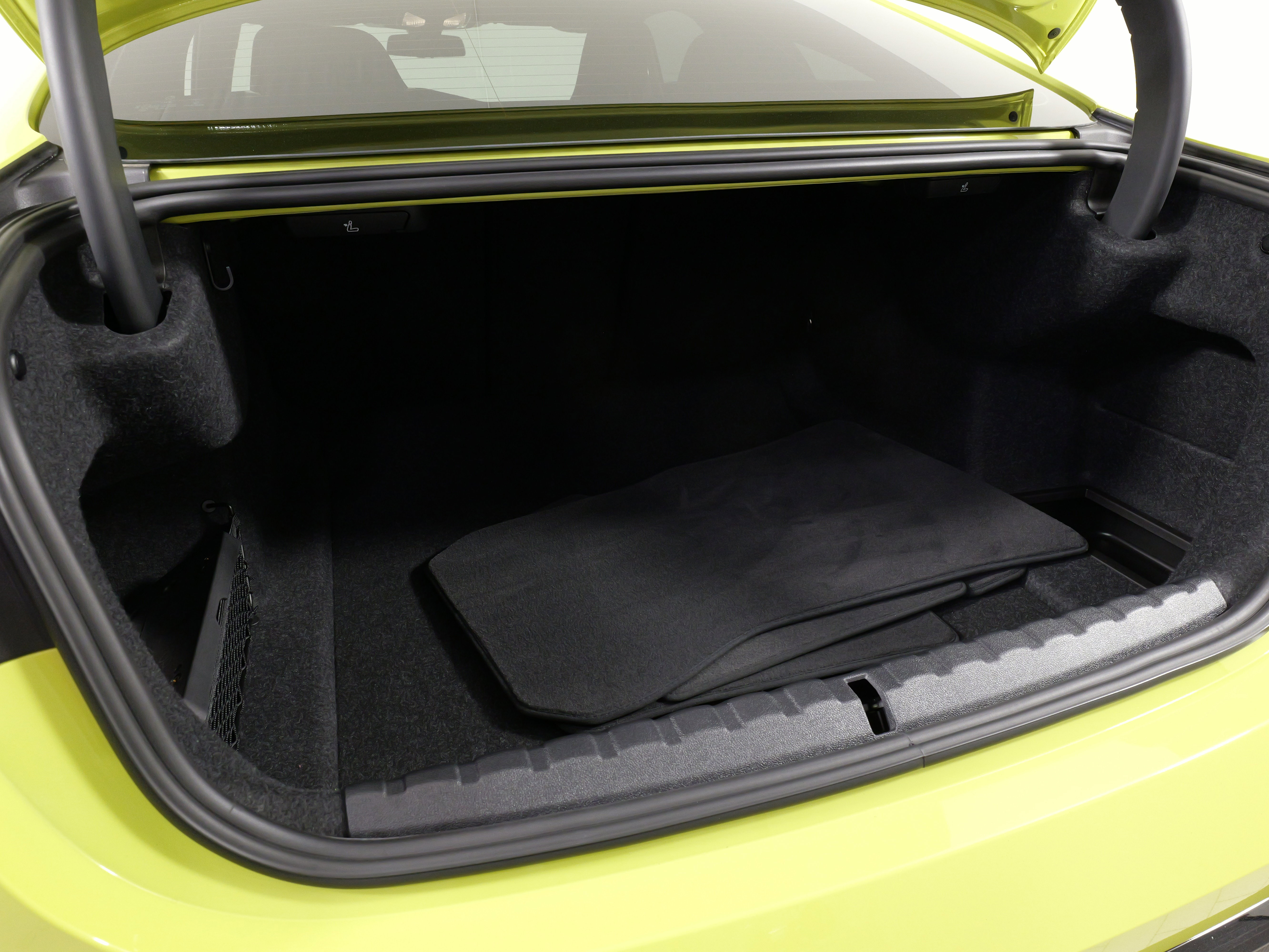Used 2025 BMW M4 Coupe w/ M Carbon Exterior Package RWD image 77