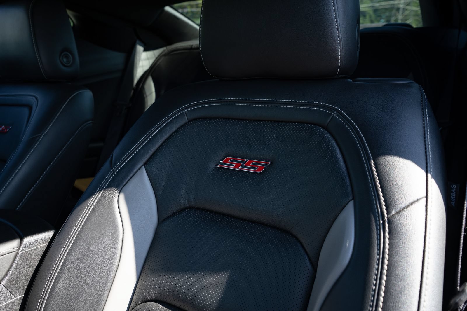 Used 2022 Chevrolet Camaro SS RWD image 32