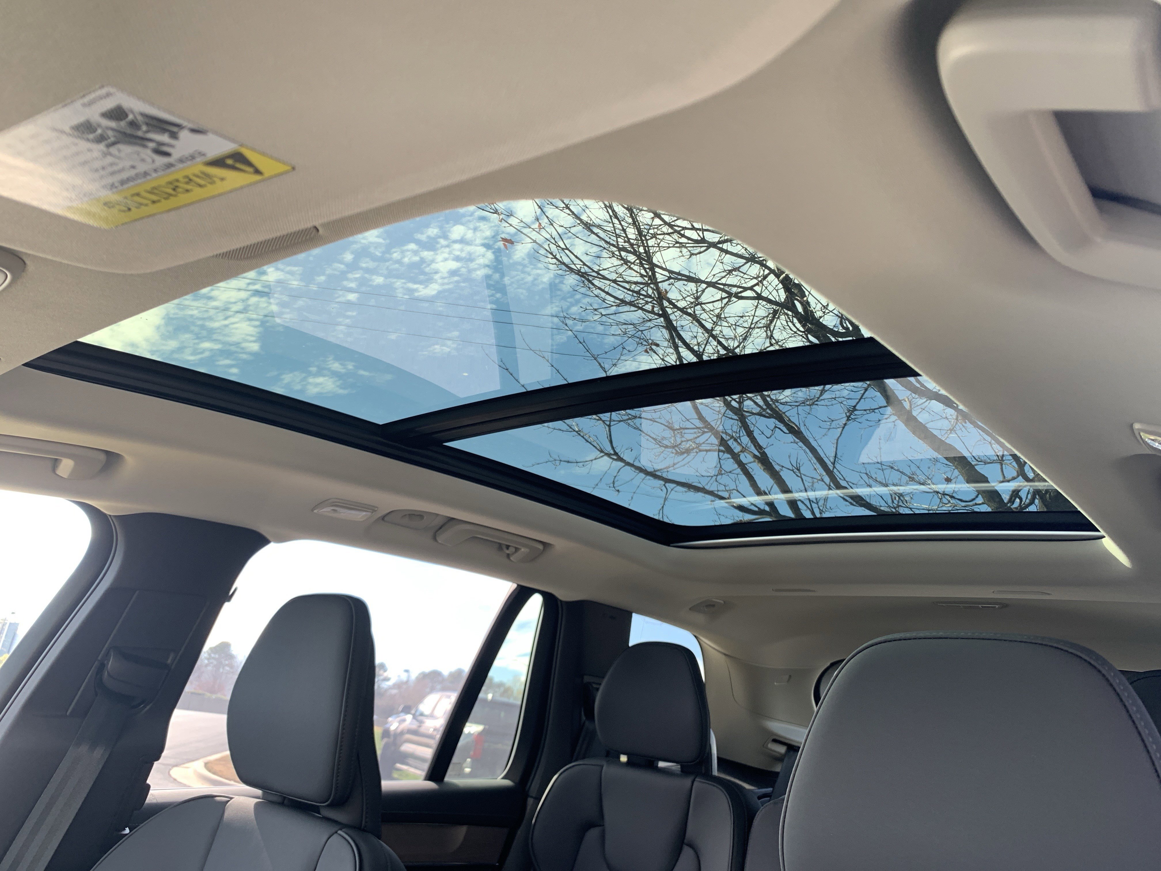 Used 2025 Volvo XC90 B6 Plus image 28