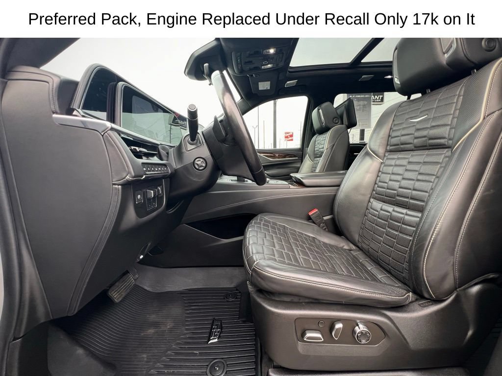 Used 2022 Cadillac Escalade ESV Sport Platinum w/ LPO, ONYX Package AWD/4WD image 16