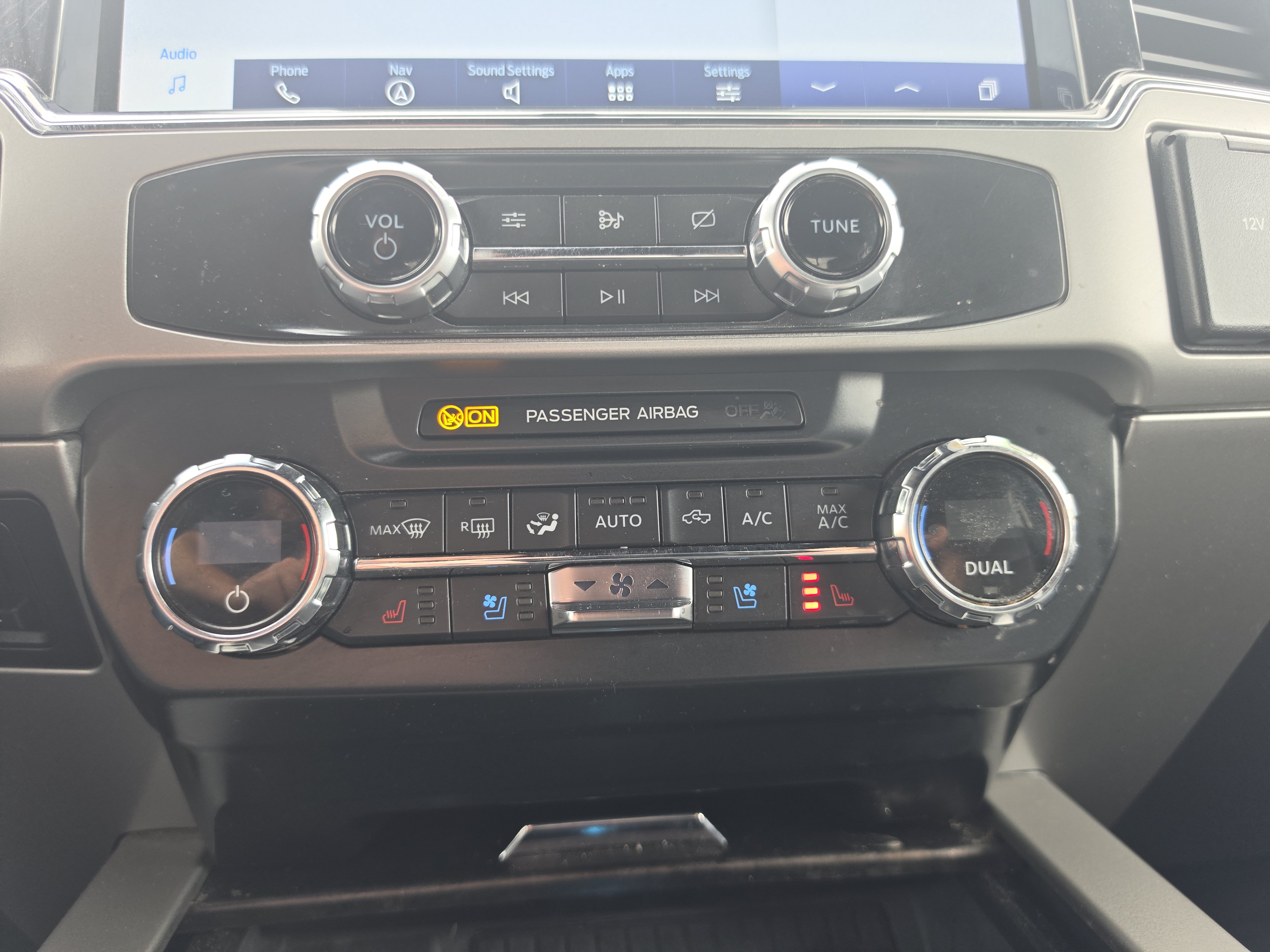Used 2022 Ford F350 Lariat w/ Lariat Ultimate Package AWD/4WD image 28