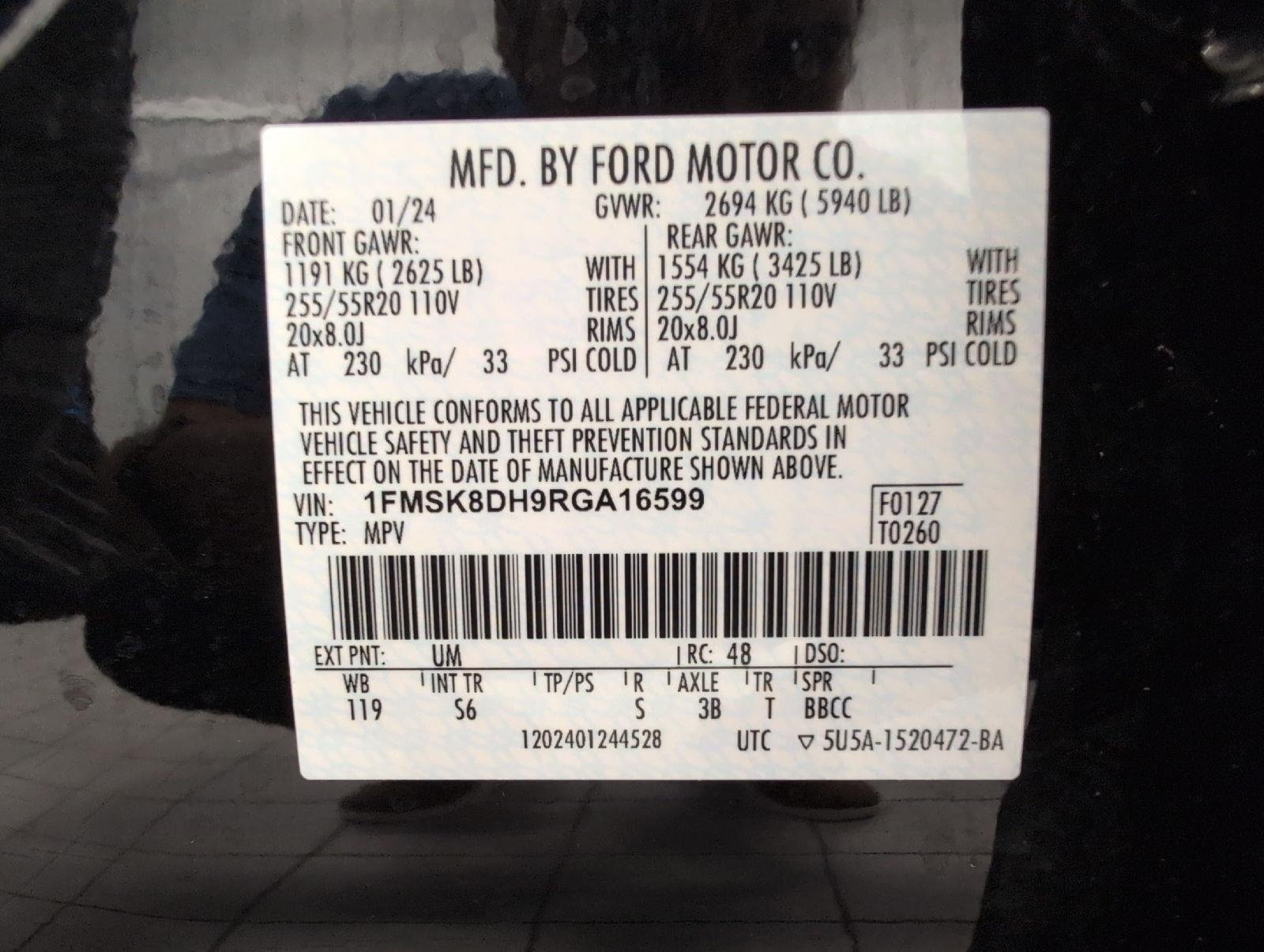 Used 2024 Ford Explorer XLT w/ Equipment Group 202A AWD/4WD image 30