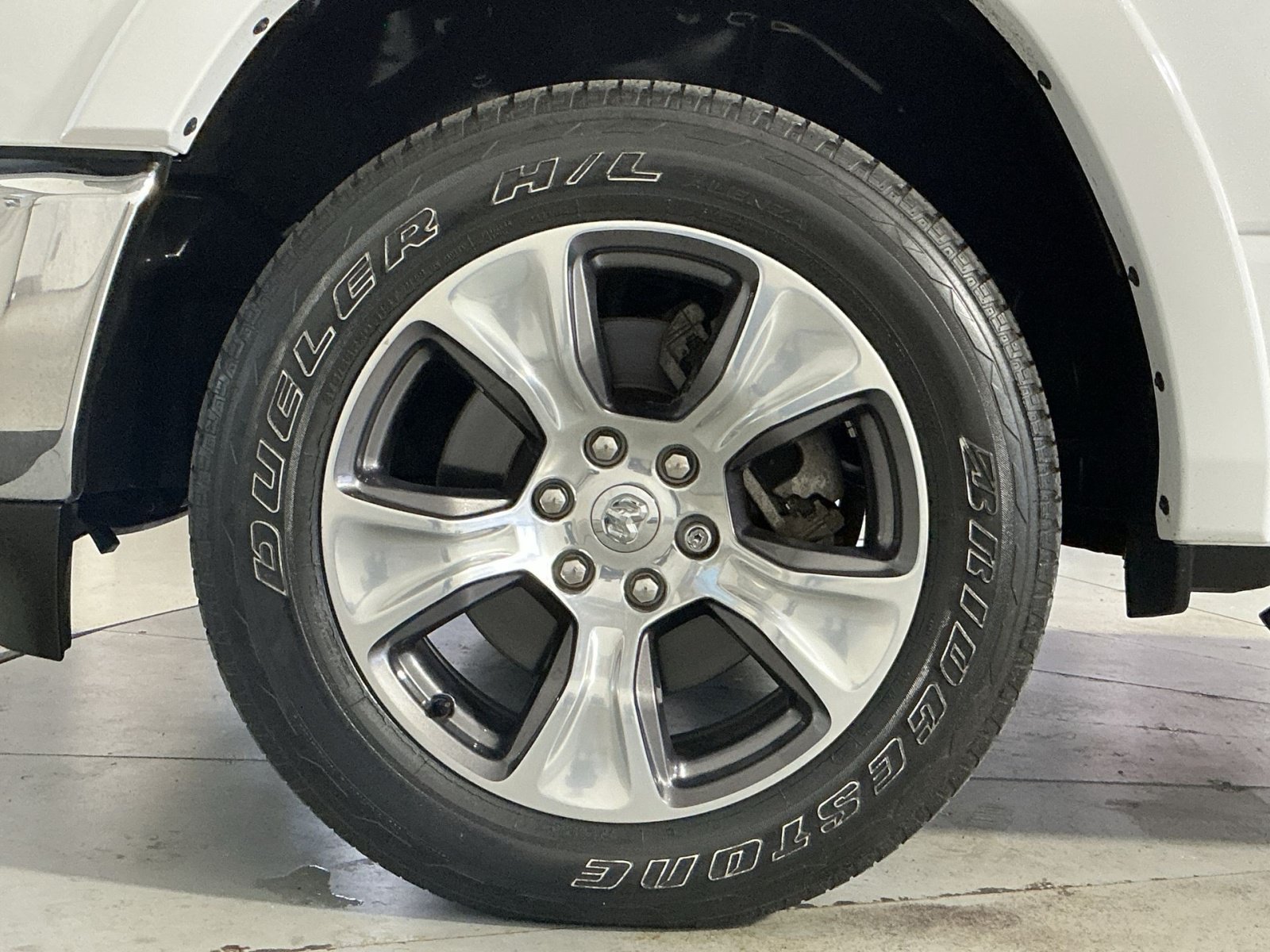 Used 2022 RAM 1500 Laramie AWD/4WD image 13