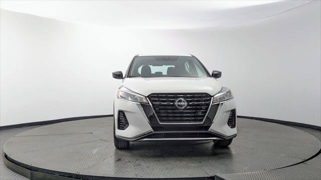Used 2023 Nissan Kicks S FWD image 12