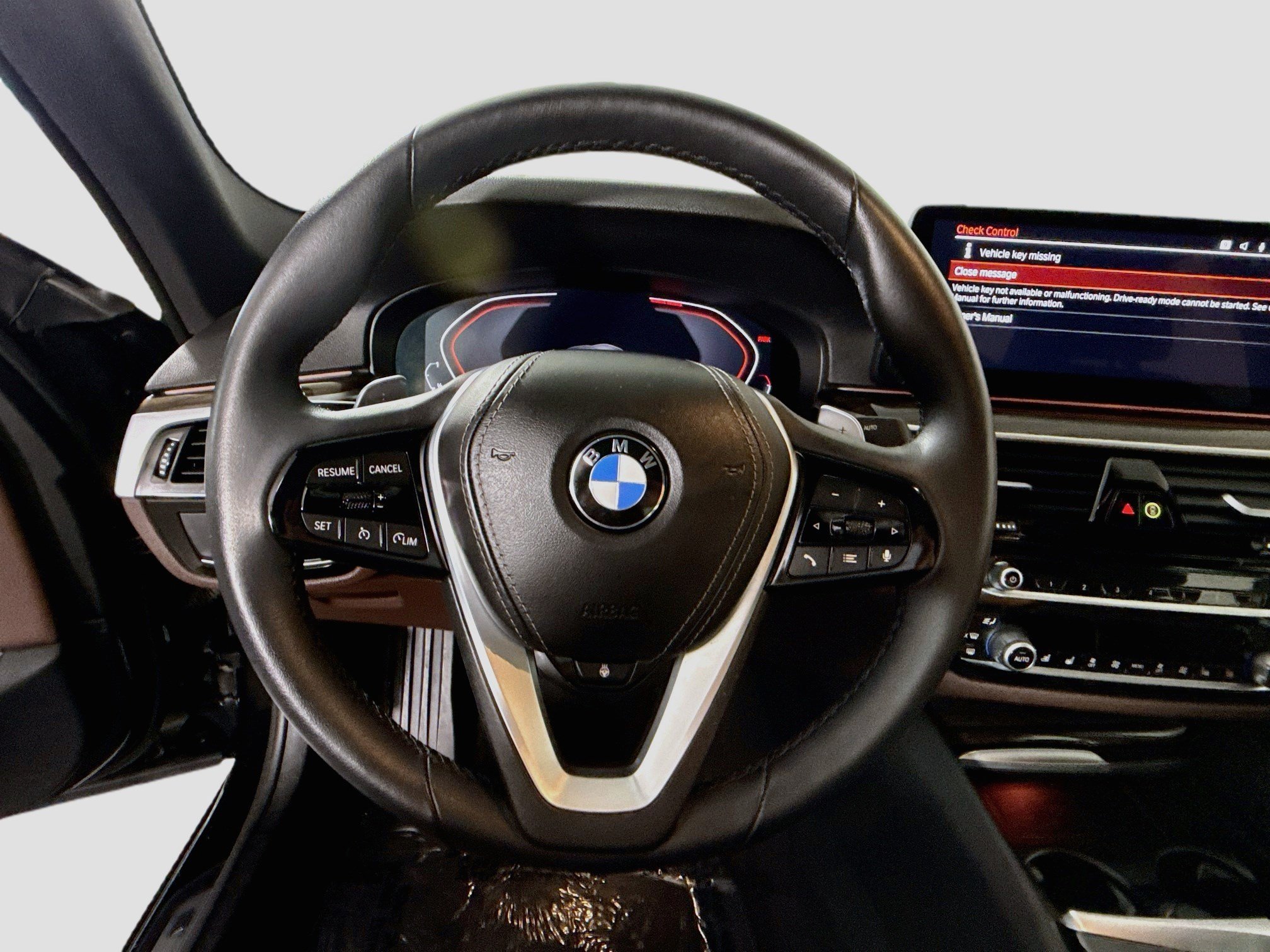 Used 2023 BMW 530i xDrive w/ Premium Package AWD/4WD image 13