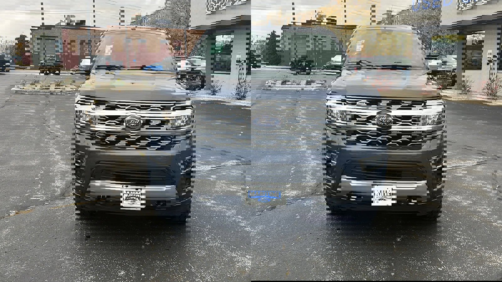 Used 2022 Ford Expedition Platinum image 3