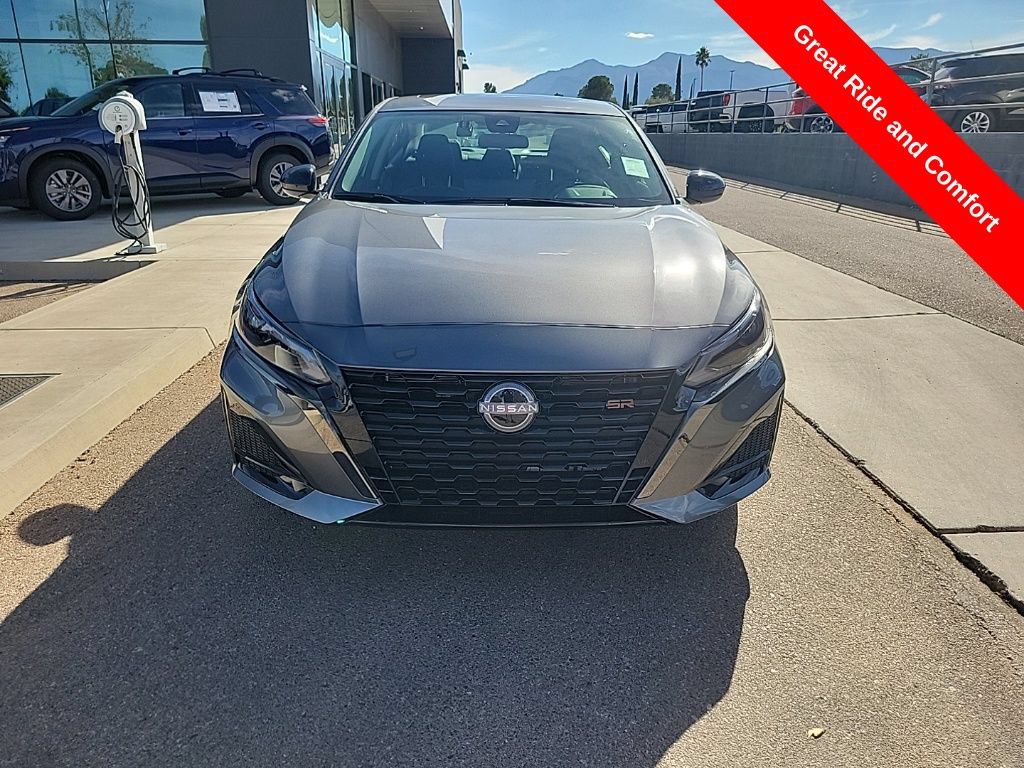 New 2025 Nissan Altima 2.5 SR w/ SR Premium Package FWD image 2