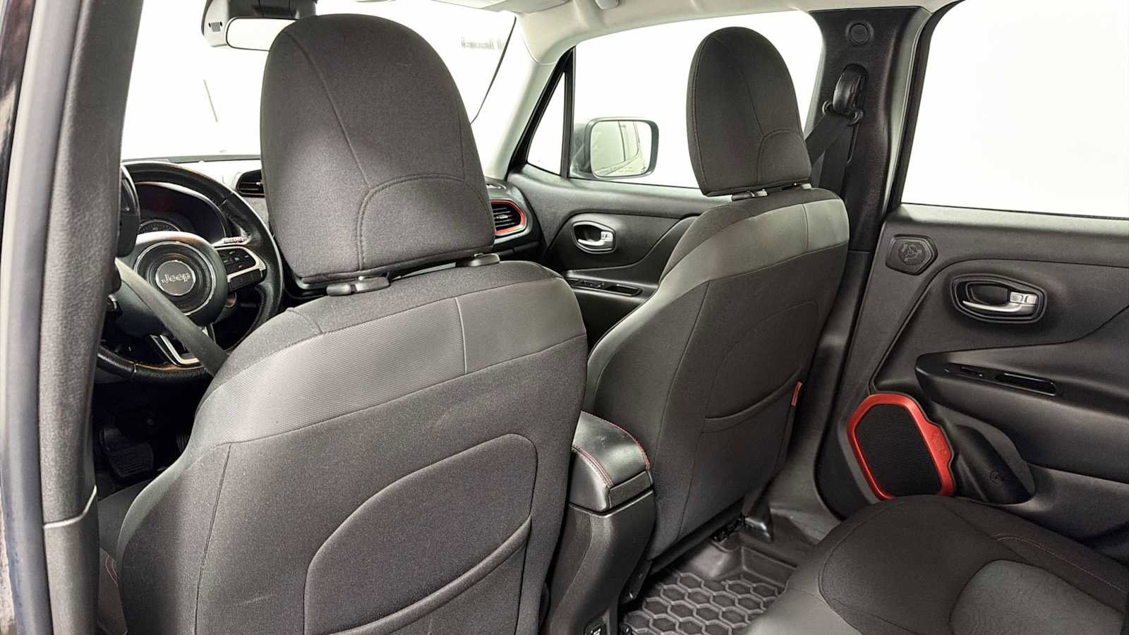 Used 2015 Jeep Renegade Trailhawk w/ Popular Equipment Group AWD/4WD image 25