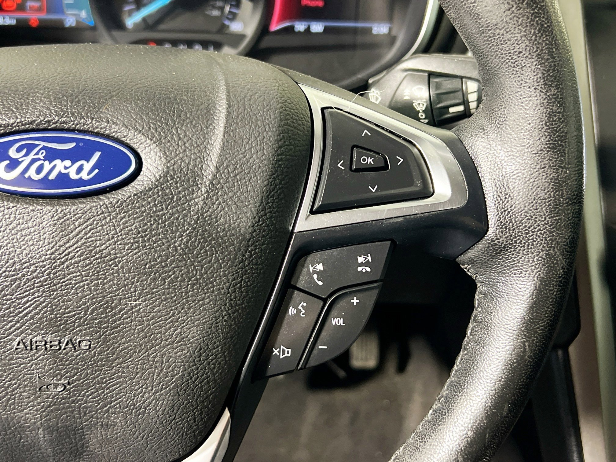 Used 2020 Ford Fusion SEL FWD image 19