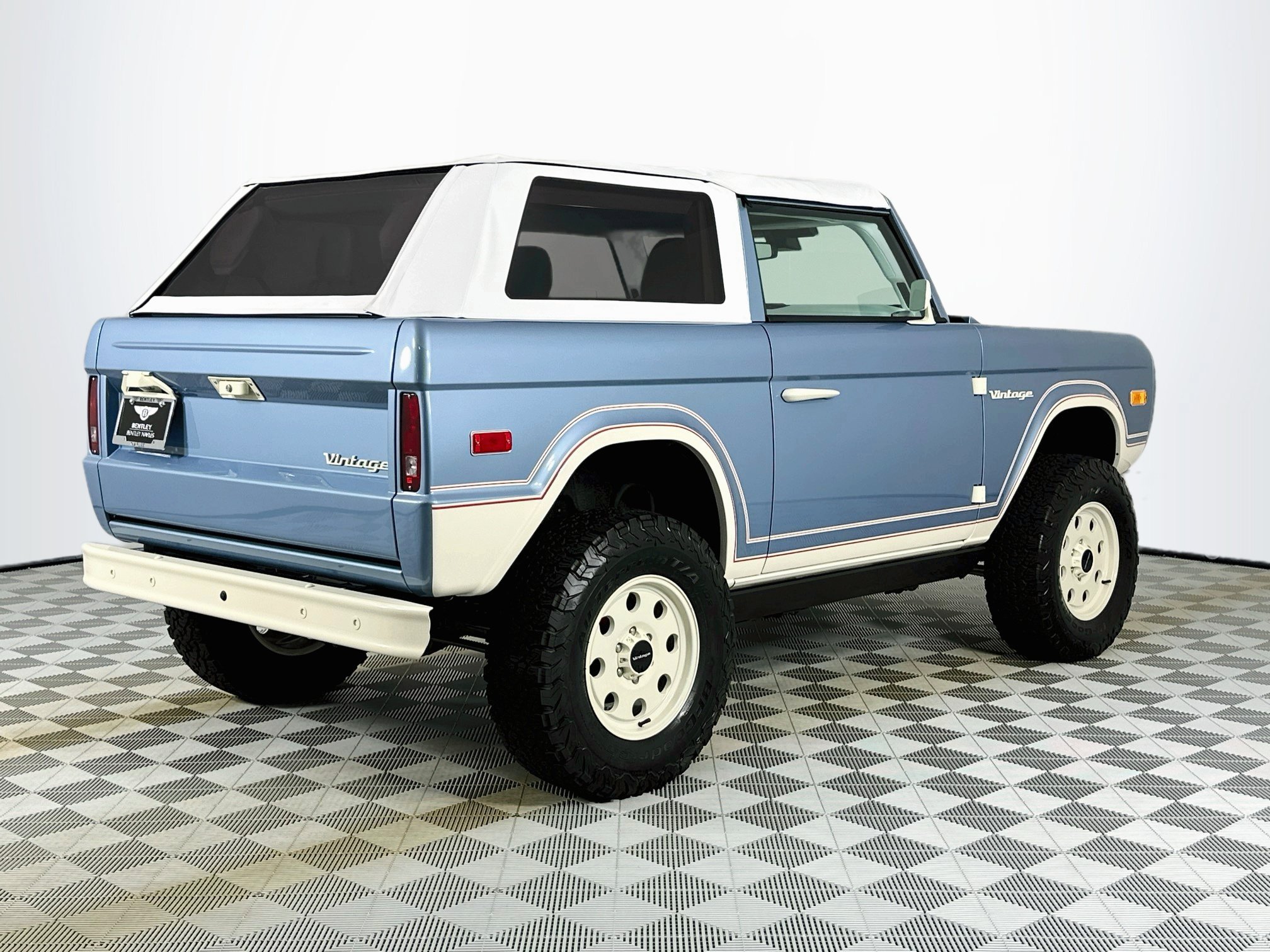 Used 2025 Ford Bronco Badlands AWD/4WD image 5