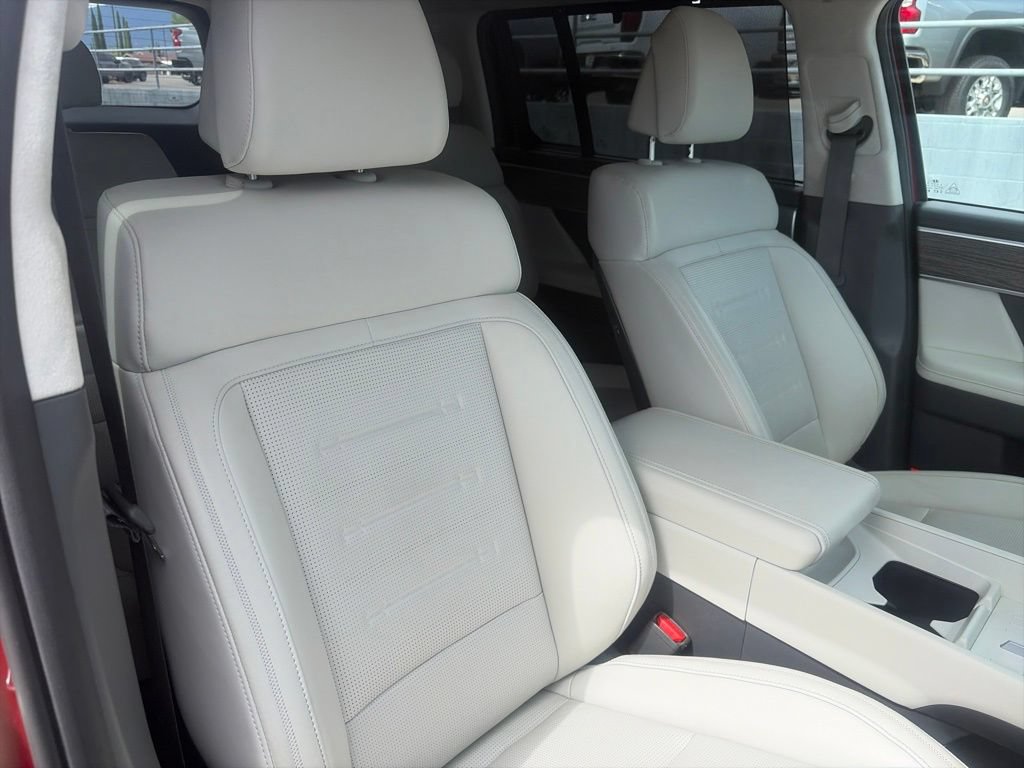 Used 2024 Hyundai Santa Fe Calligraphy AWD/4WD image 28