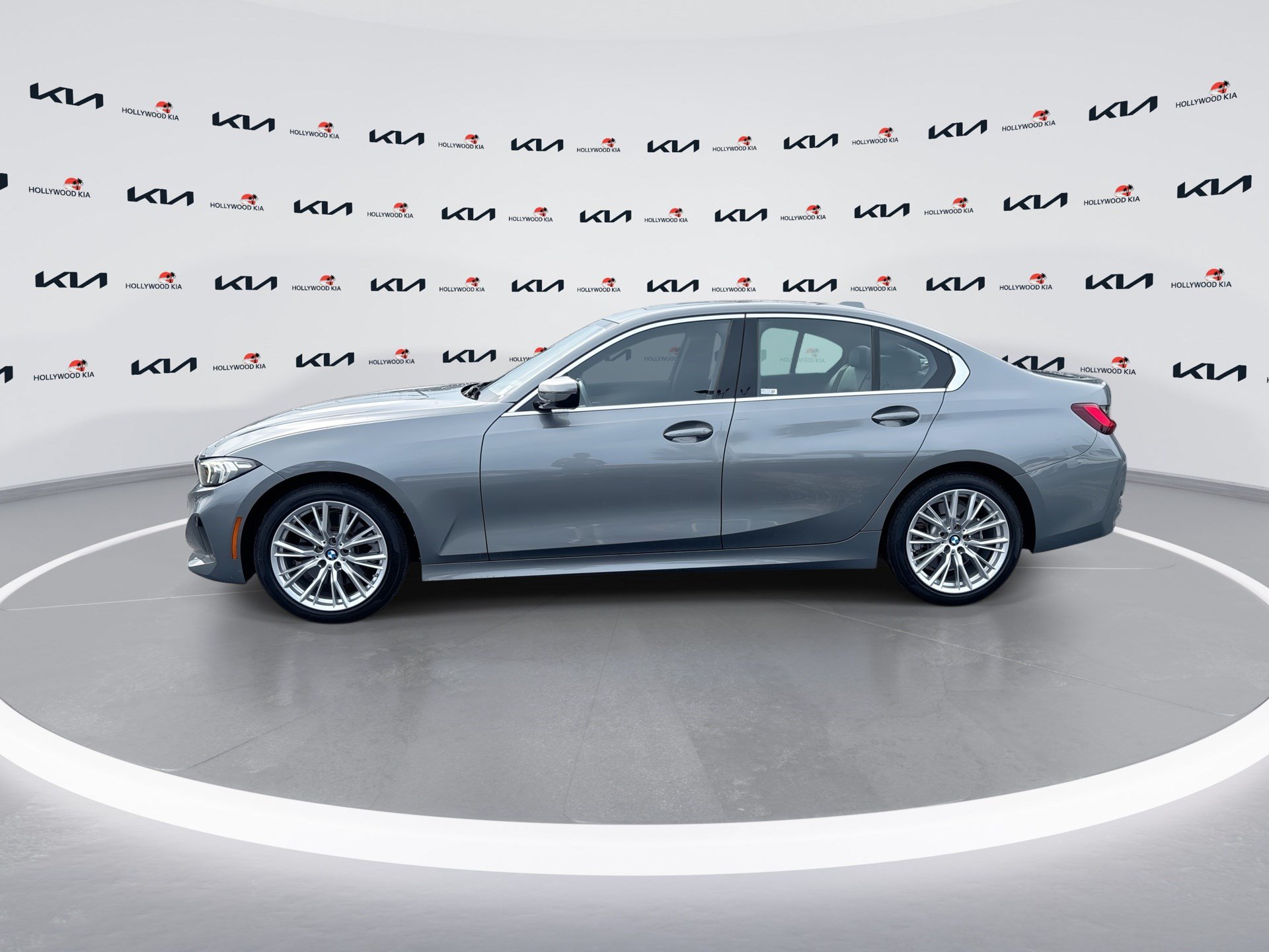 Used 2024 BMW 330i Sedan w/ Premium Package RWD image 5