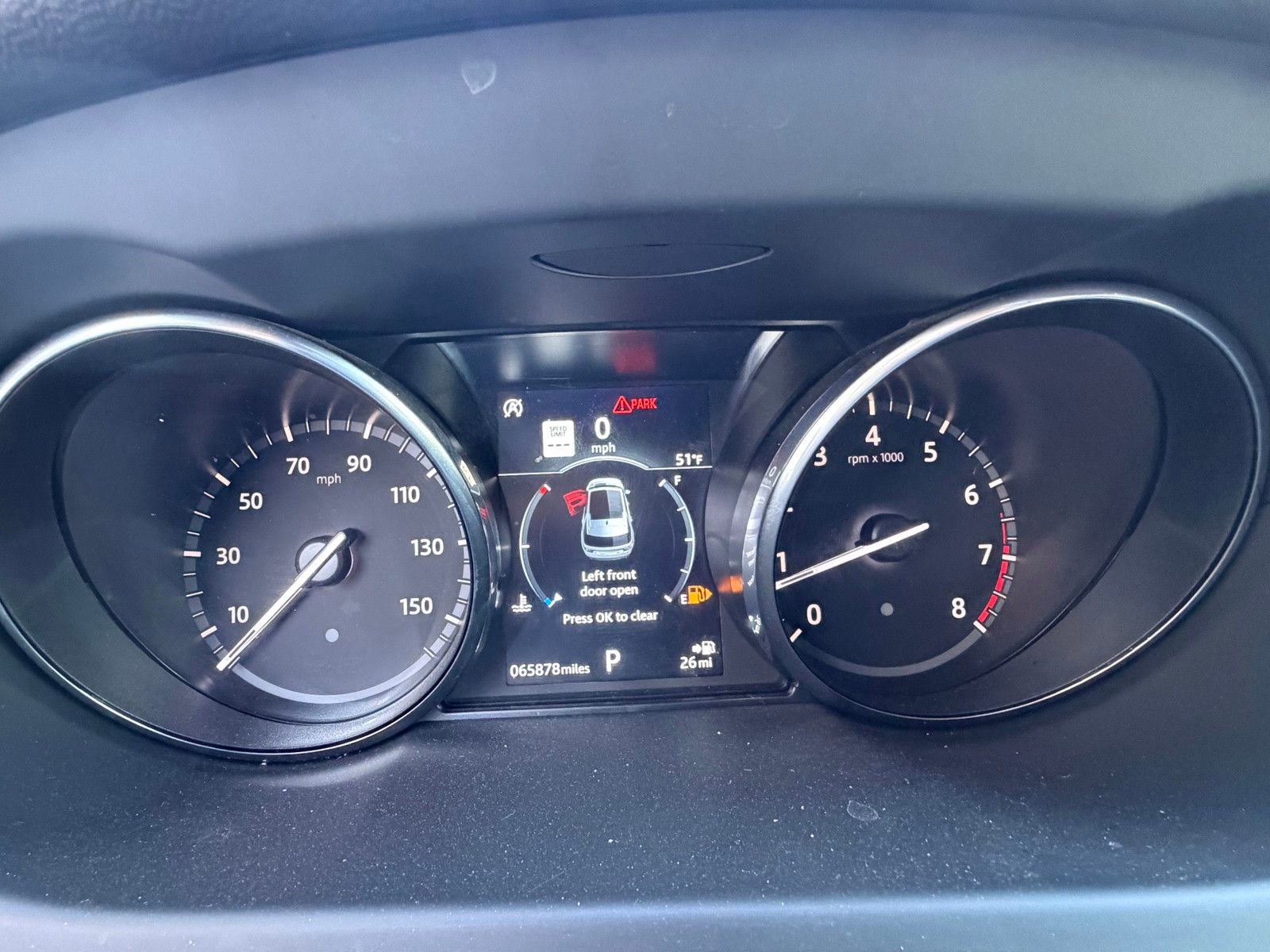 Used 2019 Land Rover Discovery Sport HSE image 15