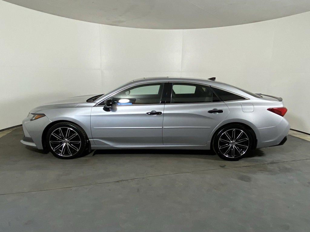 Used 2022 Toyota Avalon Touring image 8