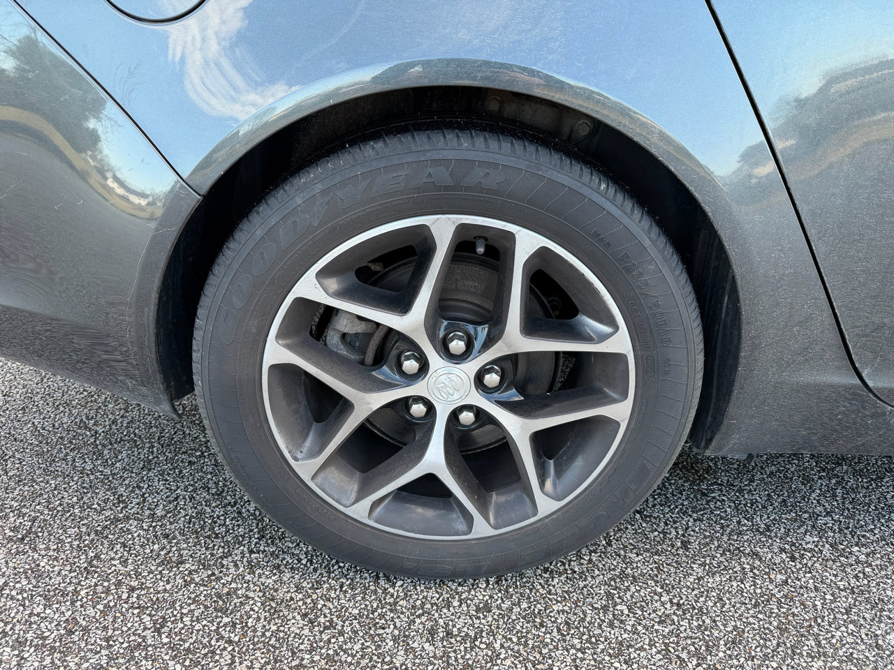 Used 2017 Buick Regal Sport Touring image 19