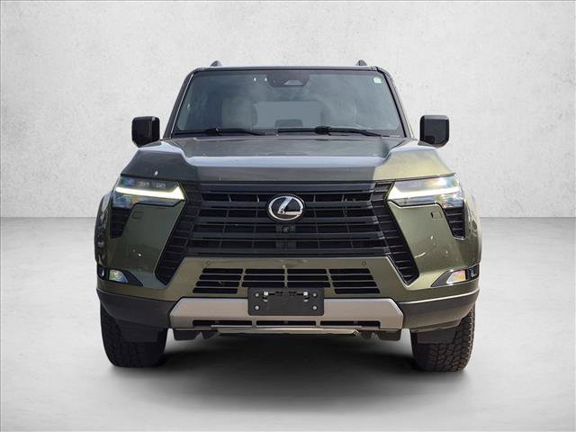 Used 2024 Lexus GX 550 AWD/4WD image 2