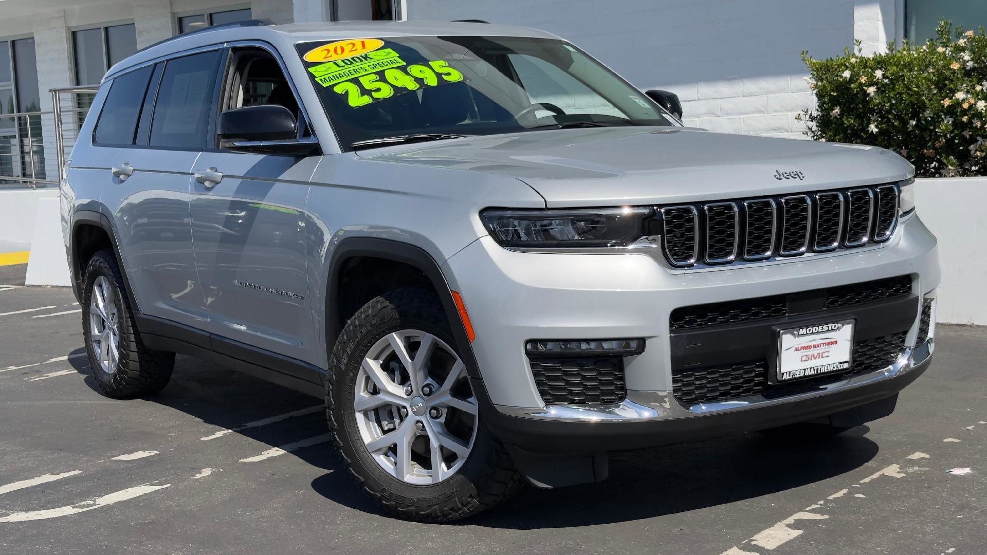 Used 2021 Jeep Grand Cherokee L Limited AWD/4WD image 1