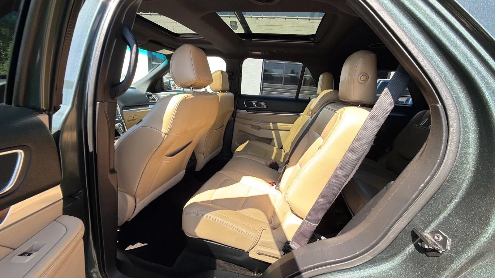 Used 2016 Ford Explorer Limited w/ Equipment Group 301A AWD/4WD image 37