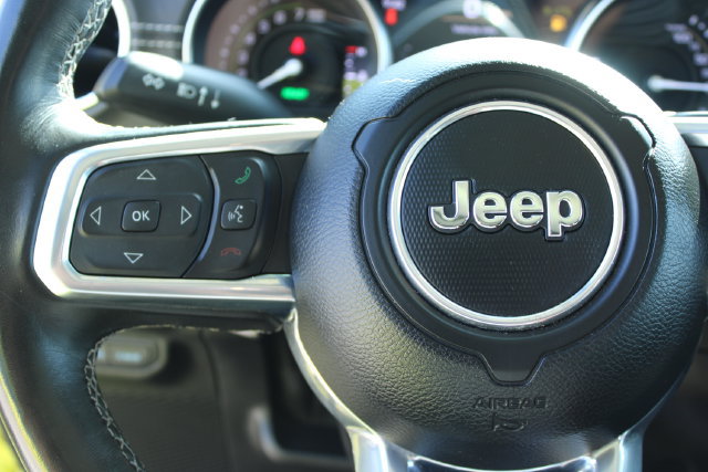 Used 2022 Jeep Wrangler Unlimited Sahara w/ Cold Weather Group AWD/4WD image 17