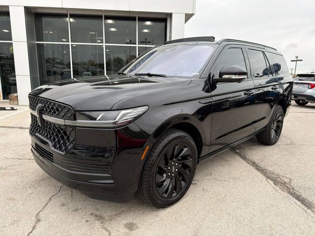 Used 2025 Lincoln Navigator Reserve w/ Jet Appearance Package AWD/4WD image 3