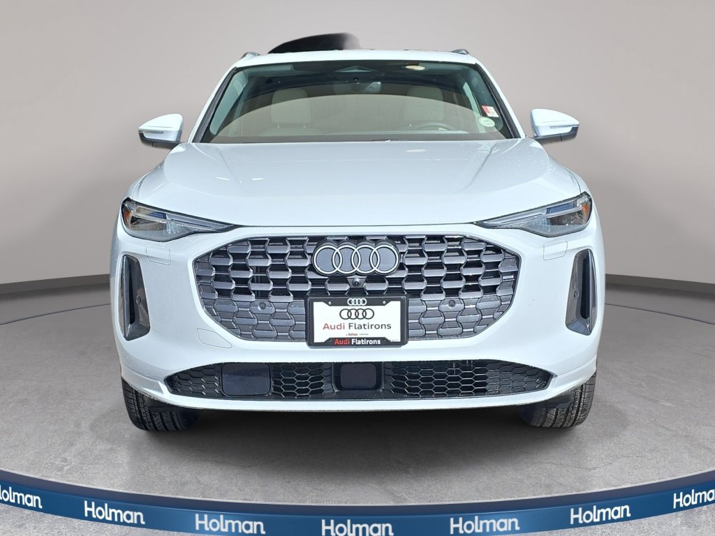Certified 2025 Audi Q5 Premium AWD/4WD image 2