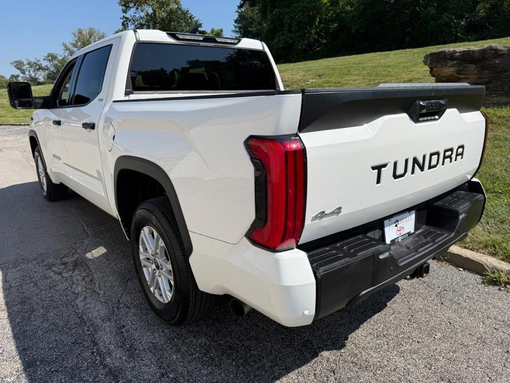 Used 2022 Toyota Tundra SR5 w/ SR5 Convenience Package AWD/4WD image 3