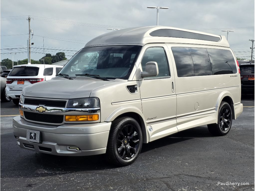 Used 2023 Chevrolet Express 2500 RWD image 24