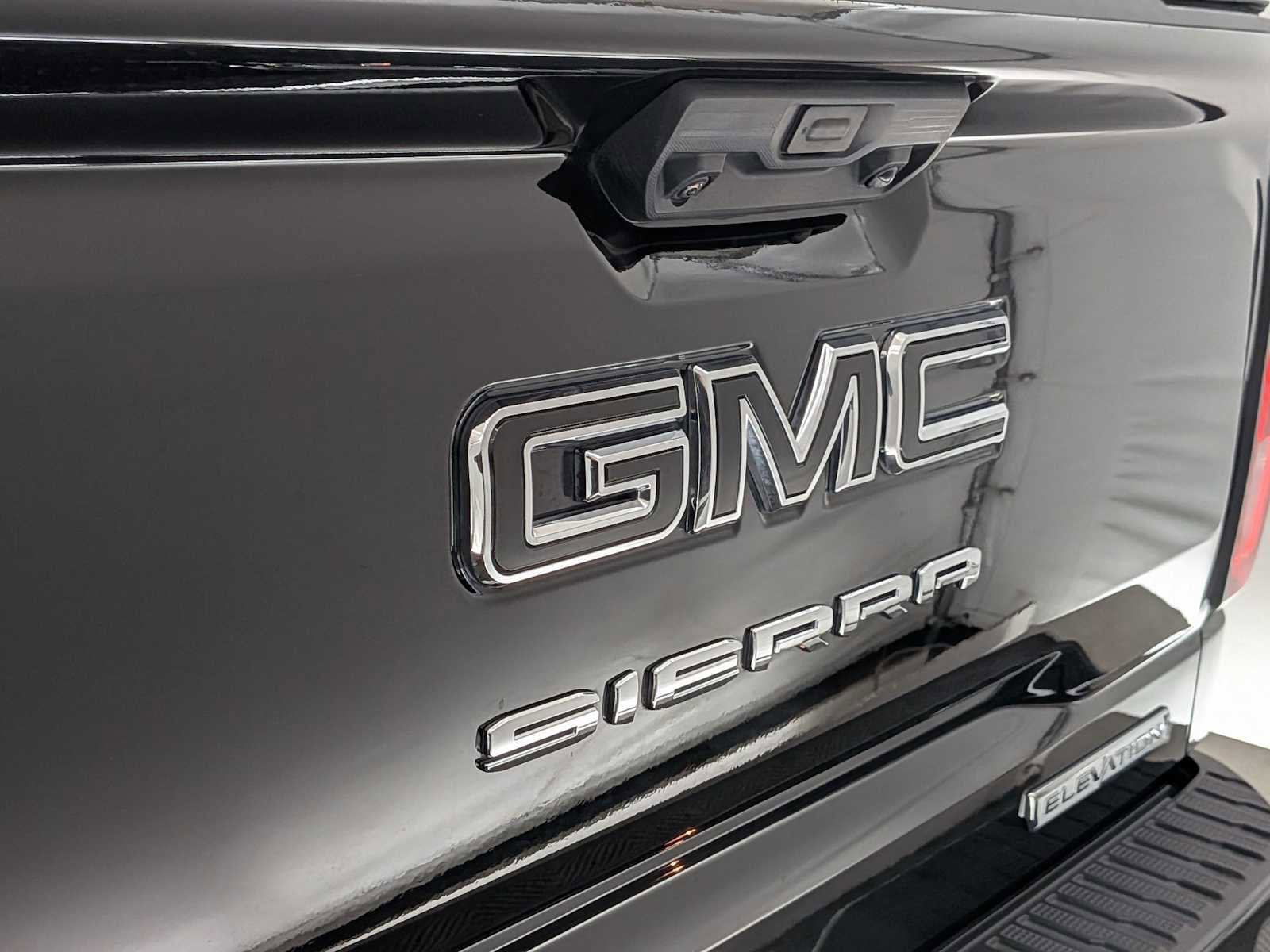 Used 2024 GMC Sierra 1500 Elevation w/ LPO, Elevation Black Package image 13