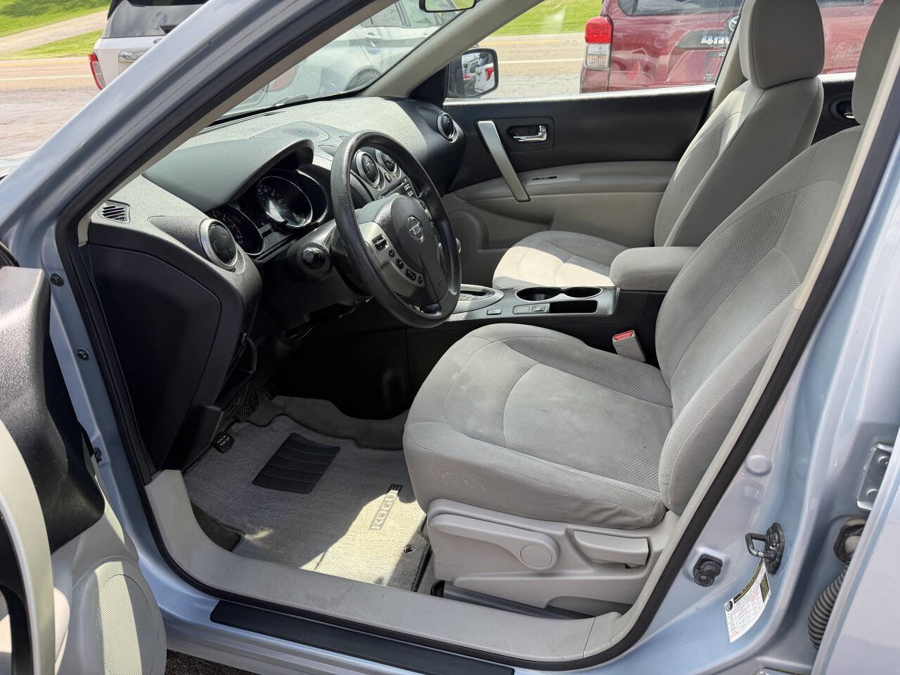 Used 2015 Nissan Rogue S w/ Convenience Package image 6