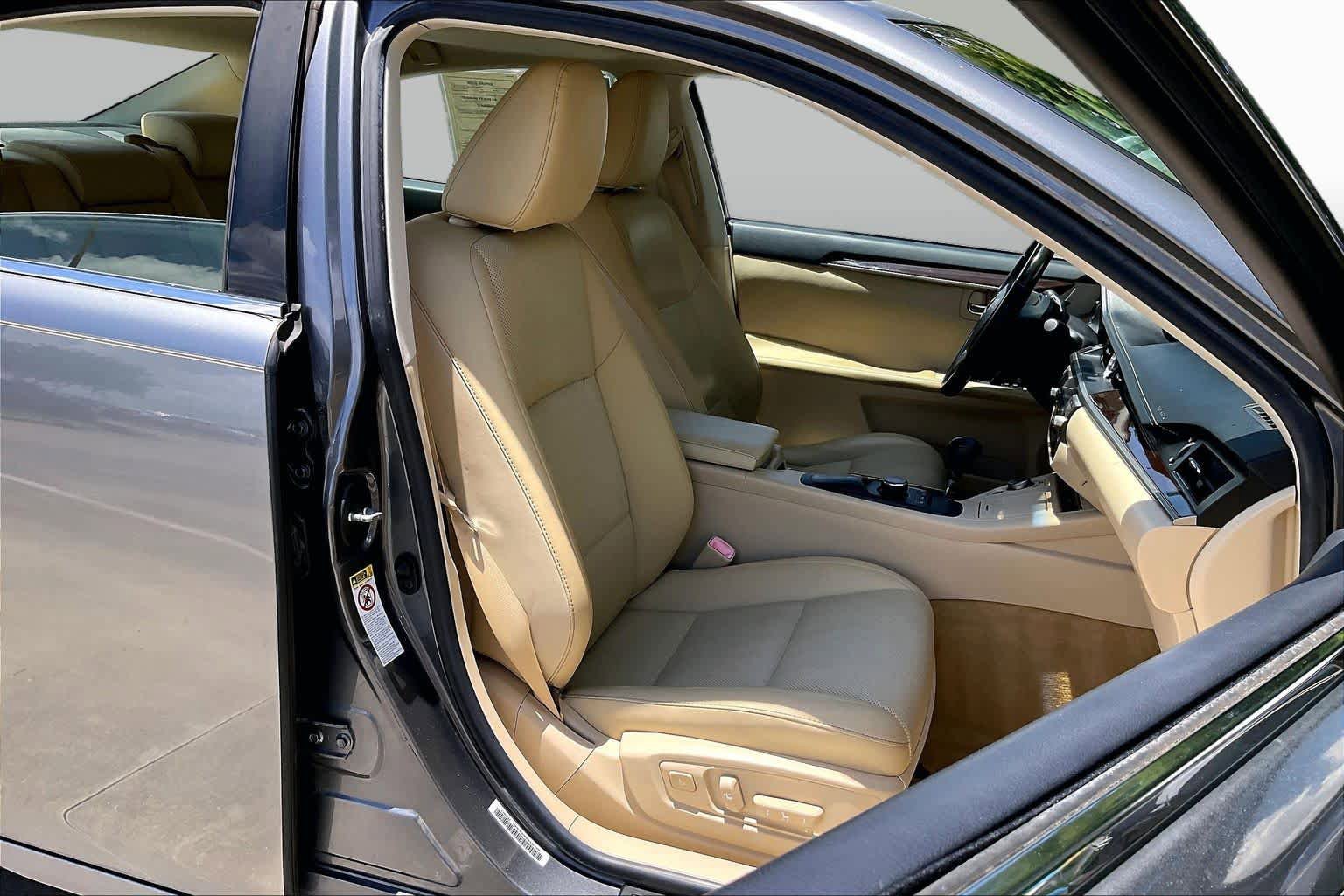 Used 2014 Lexus ES 350 w/ Premium Package FWD image 8