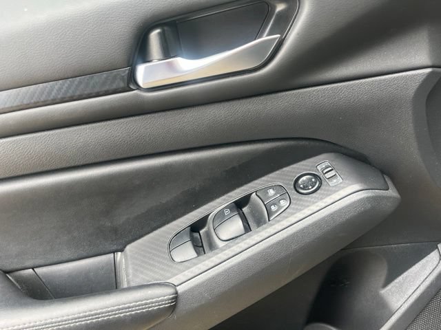 Used 2024 Nissan Altima 2.5 SV w/ SV Premium Package FWD image 11