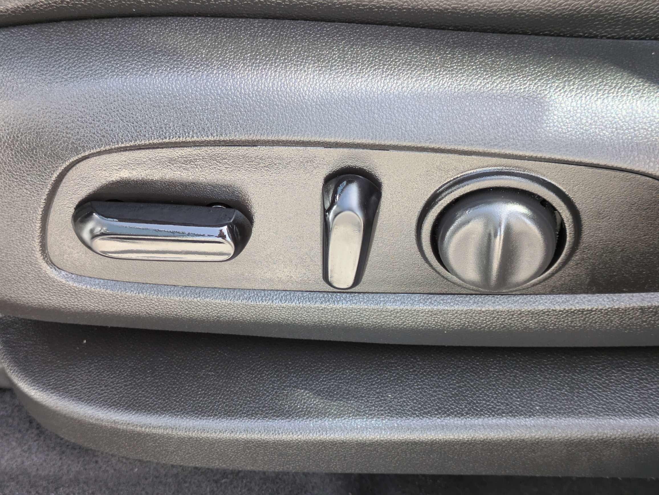 Used 2021 Chevrolet Equinox LT FWD image 21